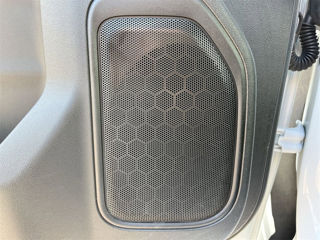 Used 2021 GMC Sierra 2500 SLT w/ SLT Convenience Package image 17