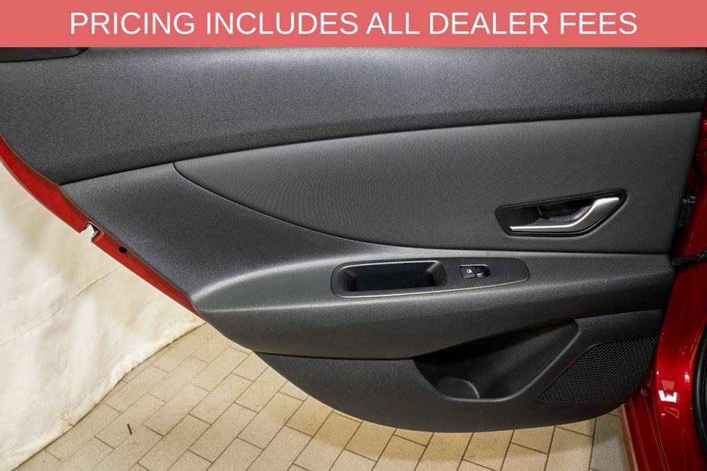 Used 2025 Hyundai Elantra SEL FWD image 10