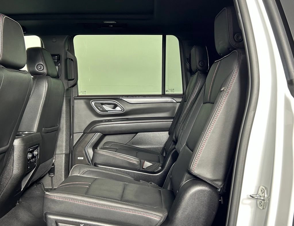 Used 2024 Chevrolet Suburban RST w/ Luxury Package AWD/4WD image 19