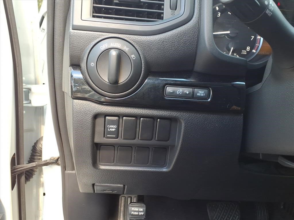 Used 2022 Nissan Titan SV w/ Accessory Utility Package image 13