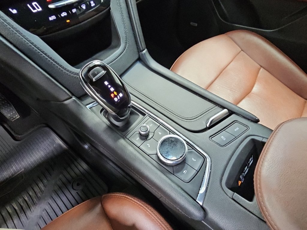 Used 2020 Cadillac XT5 Premium Luxury FWD image 24