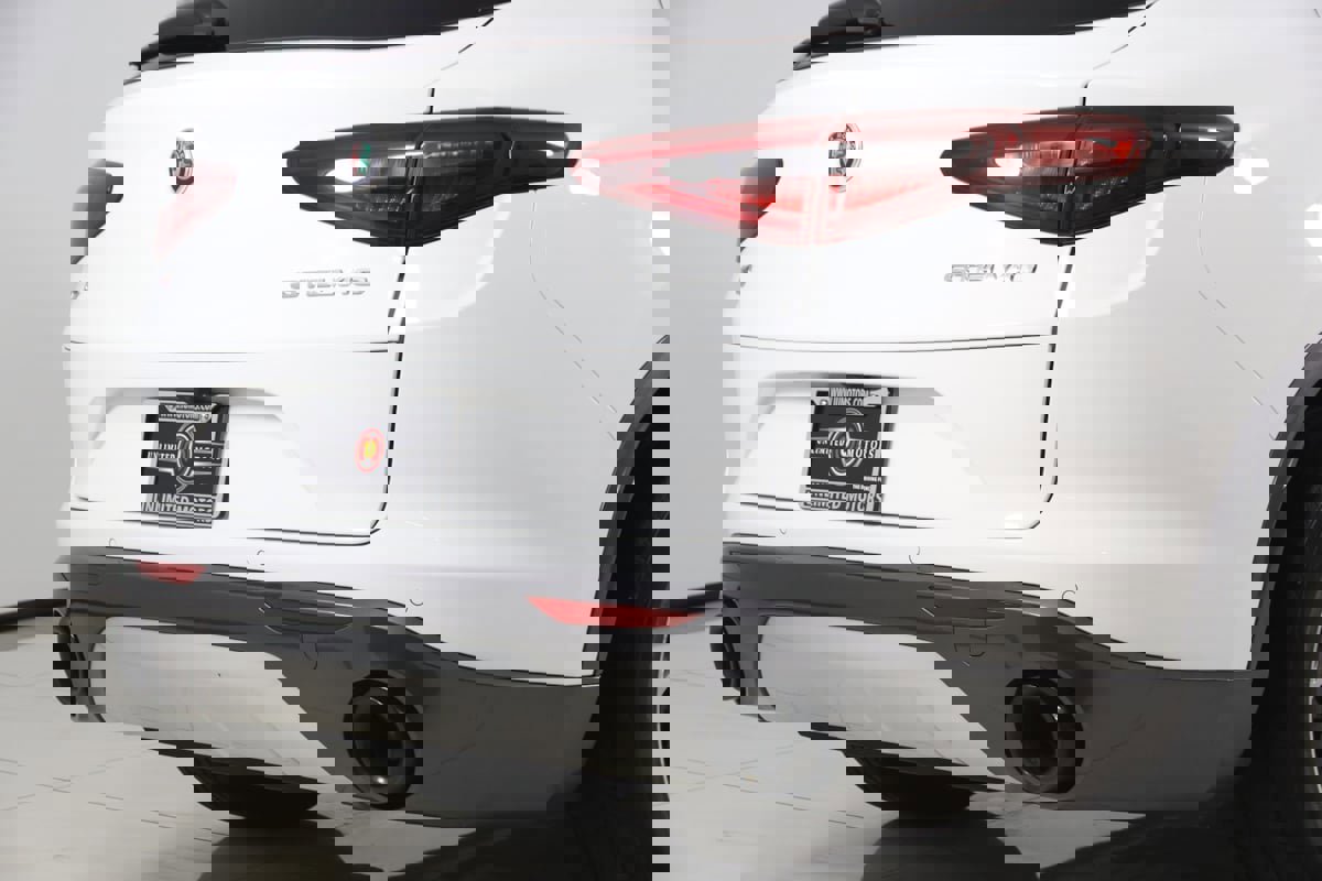 Used 2023 Alfa Romeo Stelvio Ti image 51