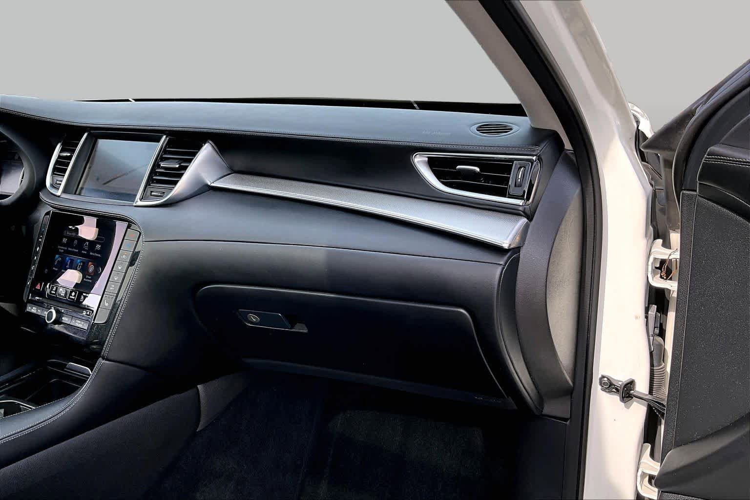 Used 2021 INFINITI QX50 Essential w/ Convenience Package FWD image 18