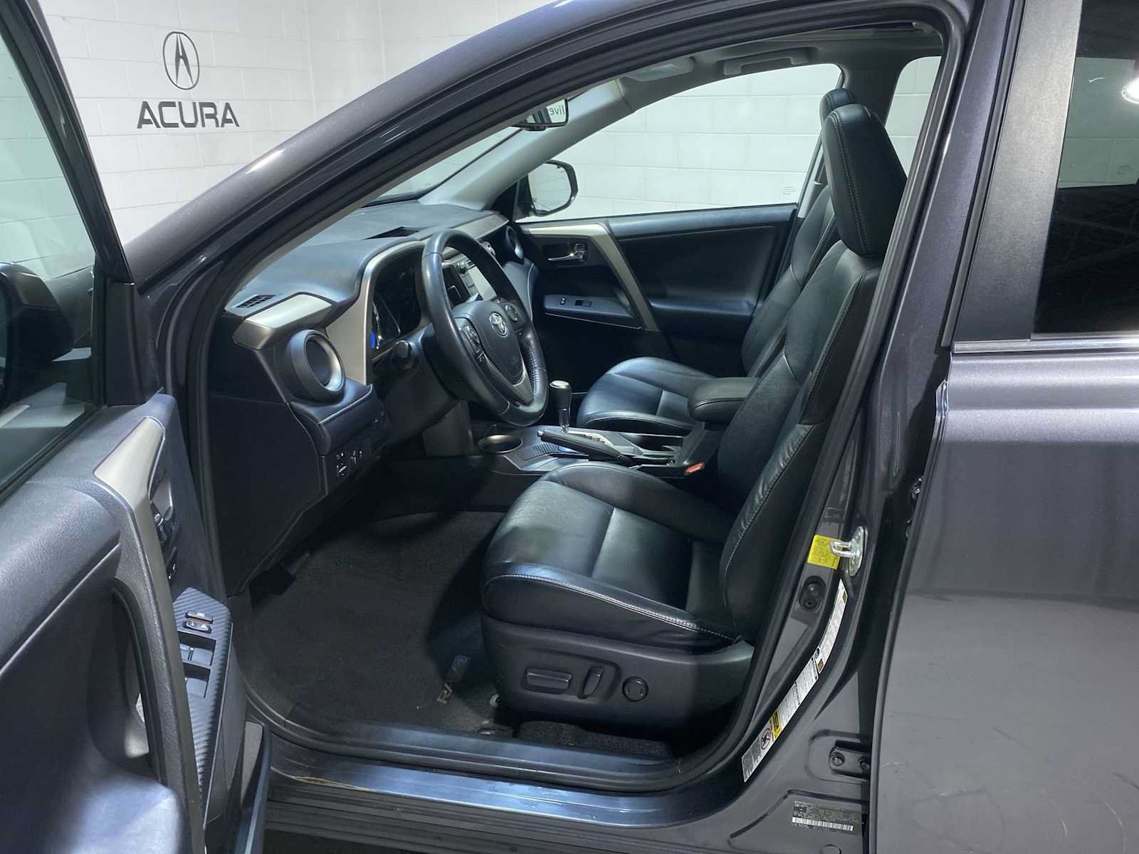 Used 2013 Toyota RAV4 Limited AWD/4WD image 2