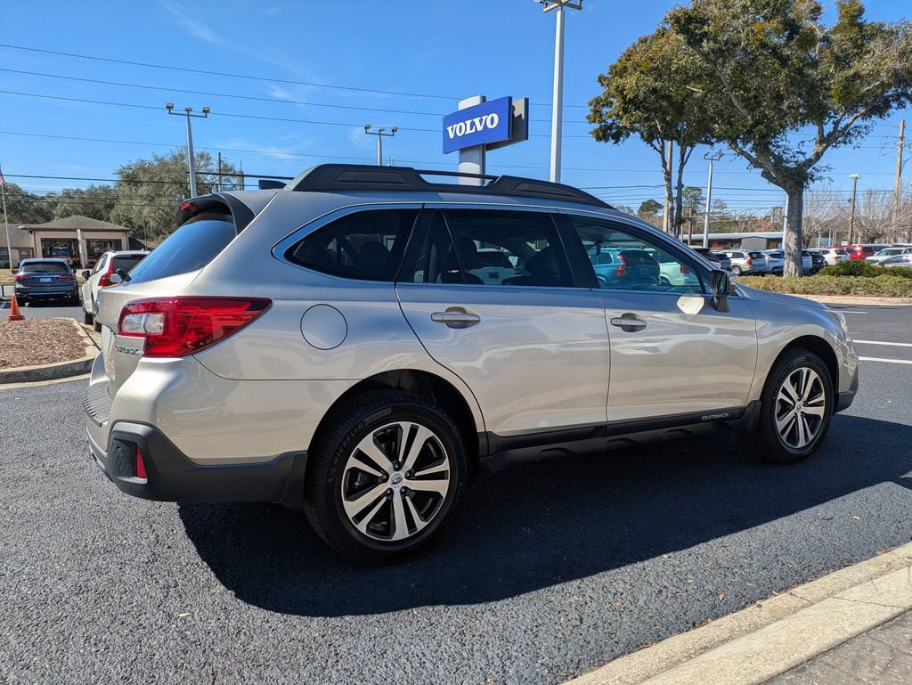 Used 2019 Subaru Outback 2.5i Limited AWD/4WD image 6