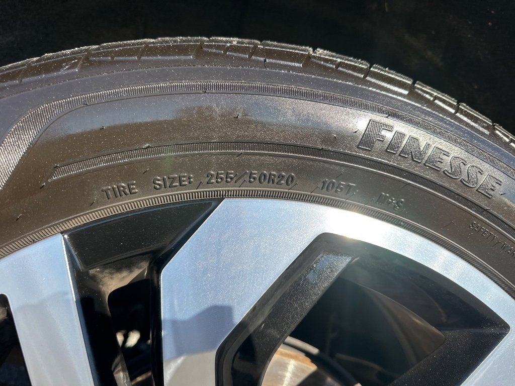 Used 2023 Volkswagen Atlas Cross Sport SEL image 34