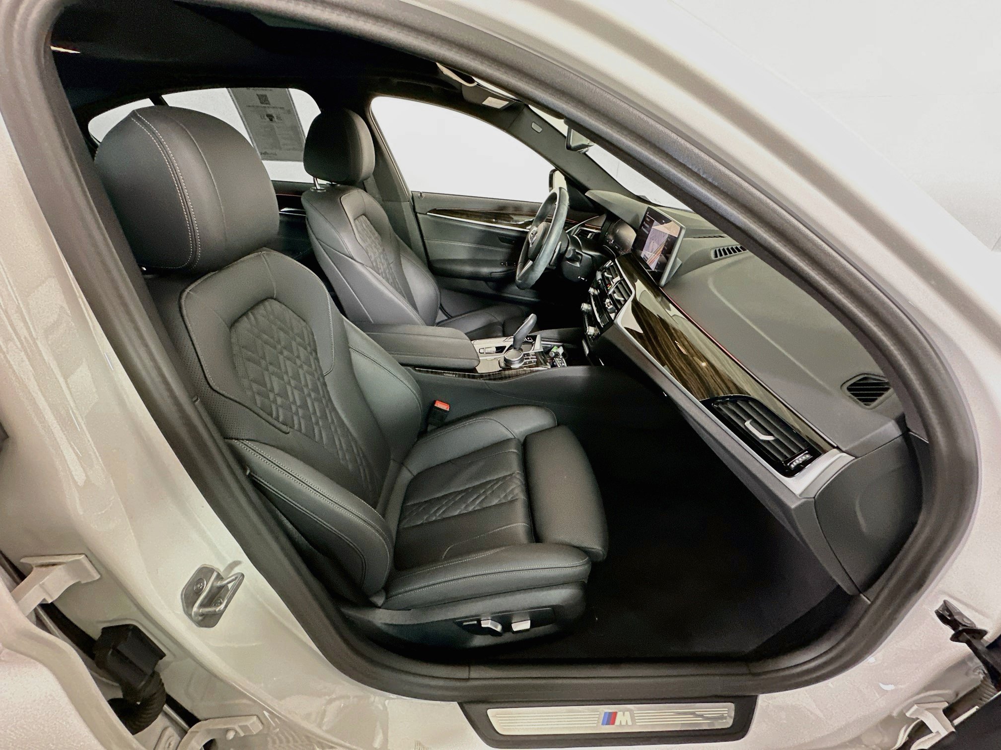 Used 2023 BMW 530i w/ M Sport Package RWD image 34