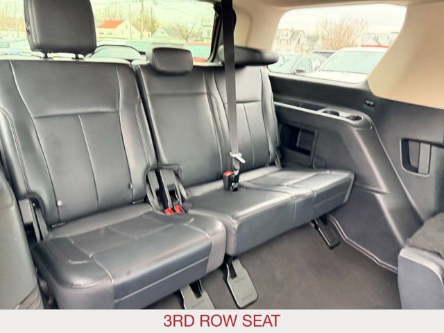 Used 2024 Ford Expedition XLT image 15