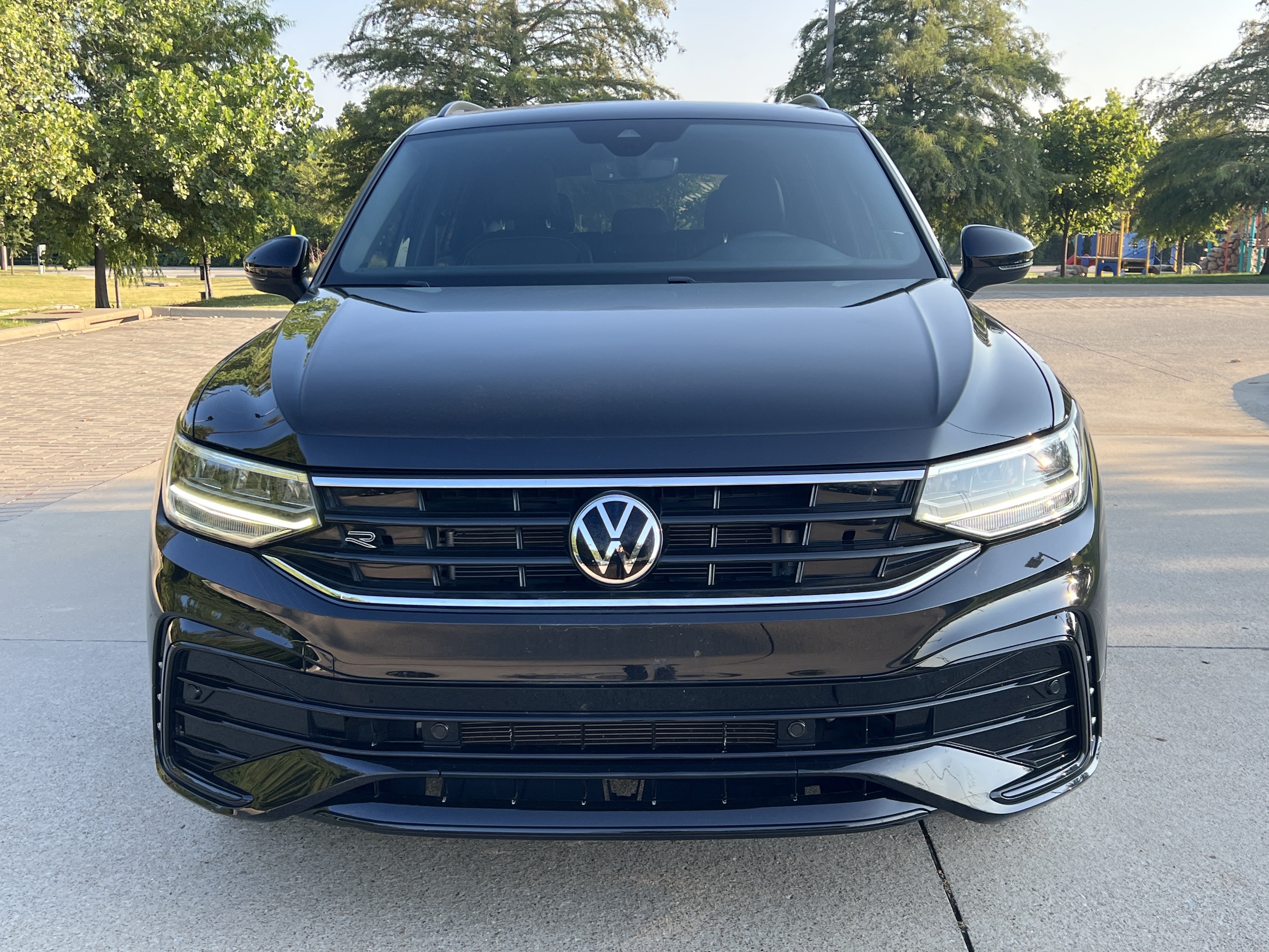 Certified 2022 Volkswagen Tiguan SE R-Line FWD image 3