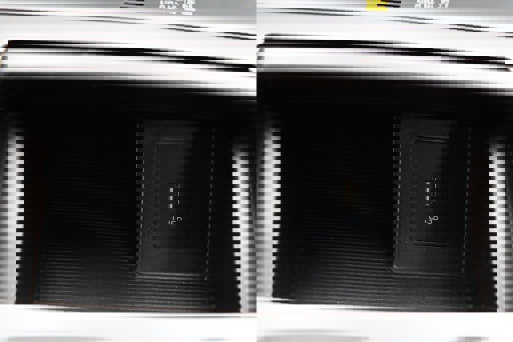 Used 2023 Hyundai Kona SE image 23