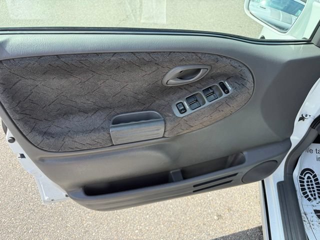 Used 2002 Chevrolet Tracker LT RWD image 13