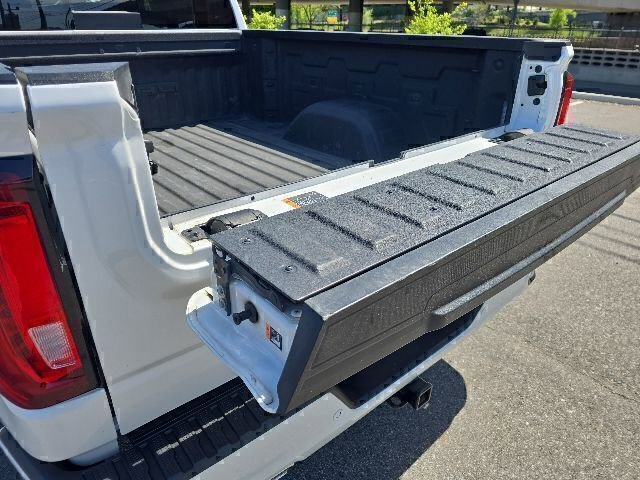 Used 2022 GMC Sierra 1500 Denali w/ Denali Premium Package AWD/4WD image 14