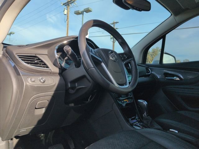 Certified 2022 Buick Encore Preferred w/ Safety Package image 8