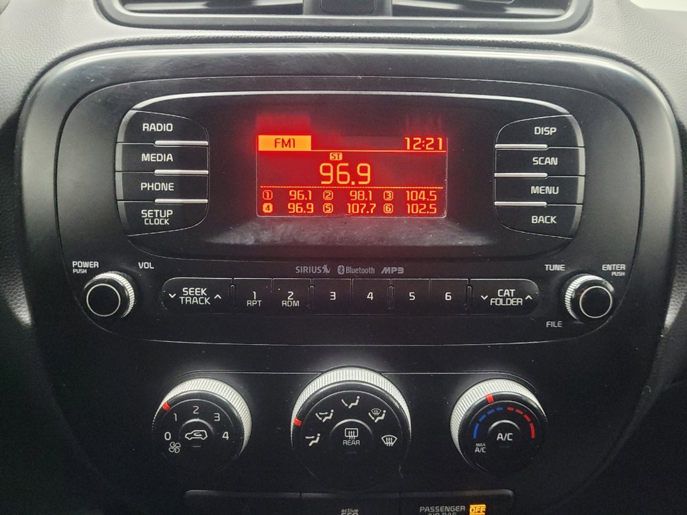 Used 2016 Kia Soul FWD image 25