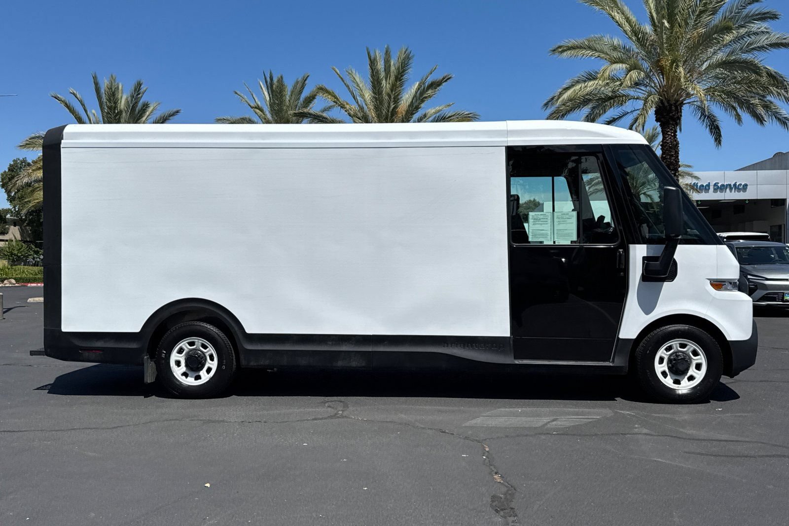 Used 2023 Chevrolet Brightdrop 600 w/ Active Safety Package 2 AWD/4WD image 2