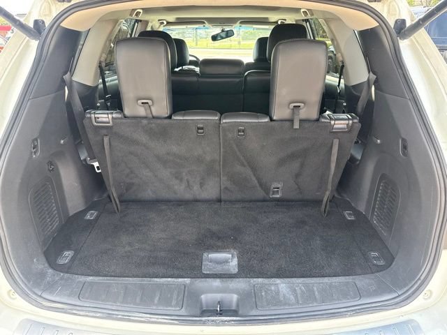 Used 2017 Nissan Pathfinder Platinum w/ Midnight Edition Package FWD image 17