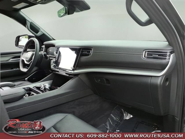 Used 2025 Jeep Wagoneer Series II AWD/4WD image 13