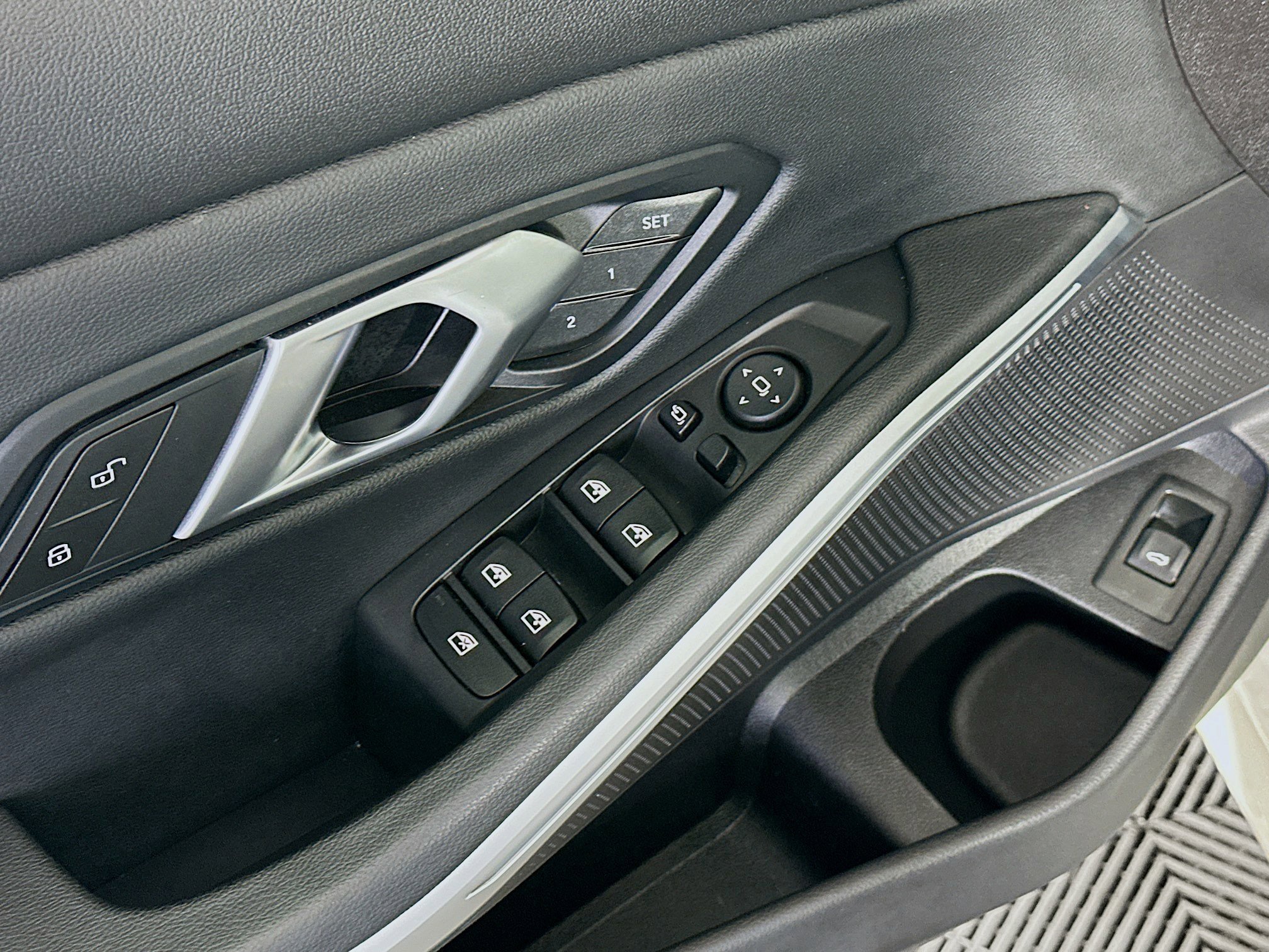 Used 2025 BMW 330i Sedan image 15