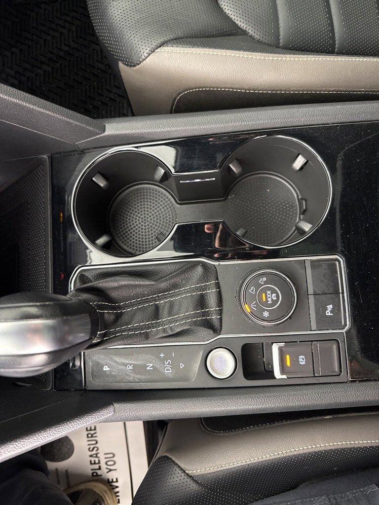 Used 2022 Volkswagen Atlas Cross Sport SEL image 21