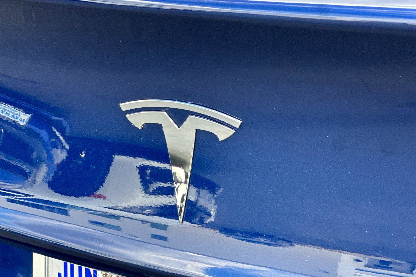 Used 2020 Tesla Model 3 Standard Range Plus image 25