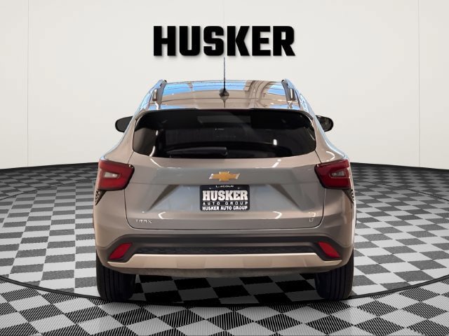 Used 2025 Chevrolet Trax LT w/ LT Convenience Package FWD image 5