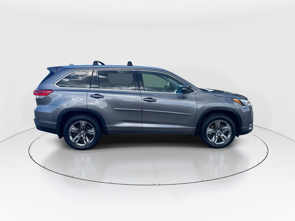 Used 2019 Toyota Highlander Limited Platinum image 9