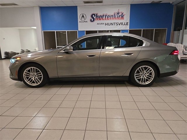 Used 2024 BMW 530i image 5