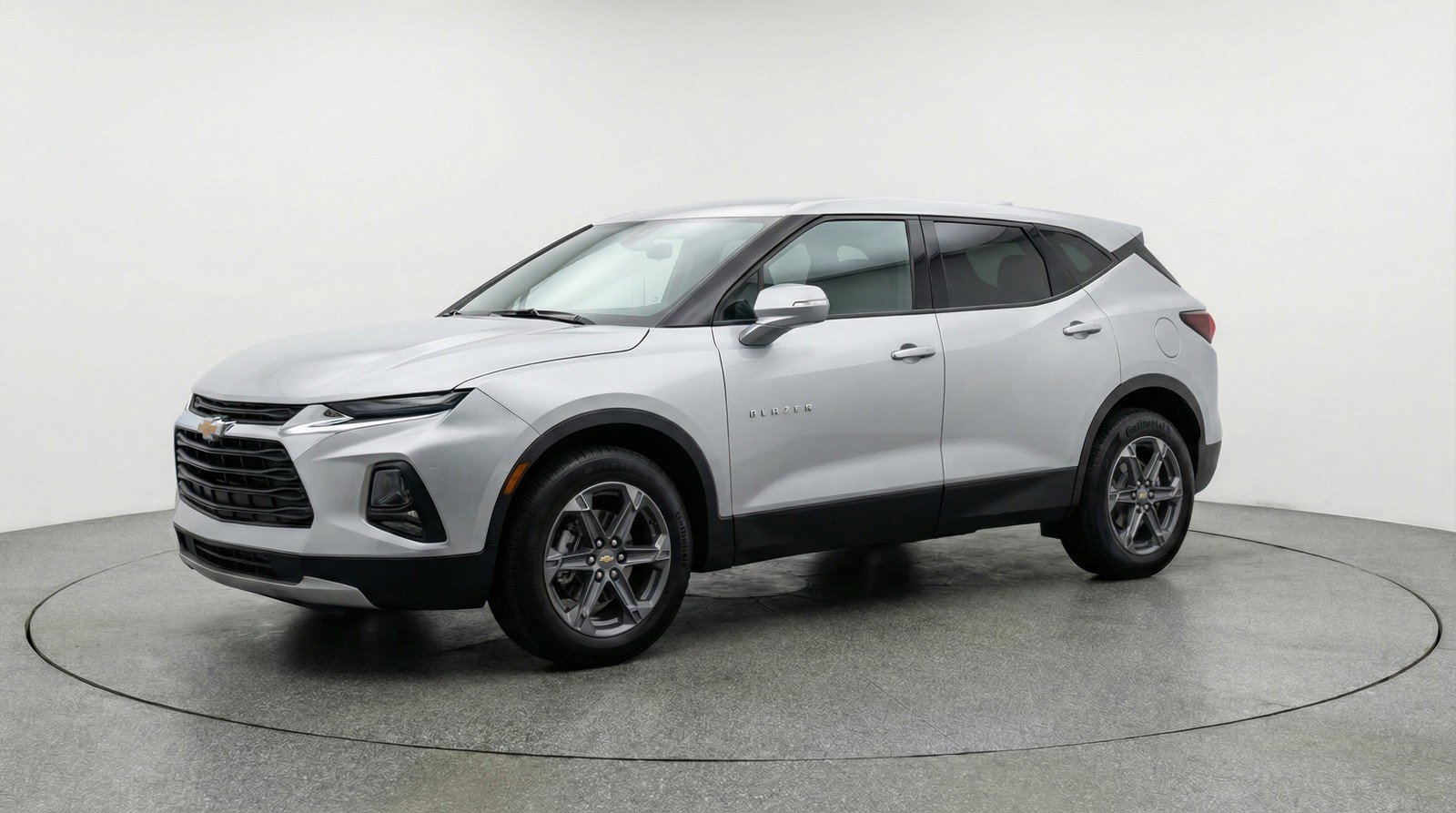 Used 2025 Chevrolet Blazer LT image 3