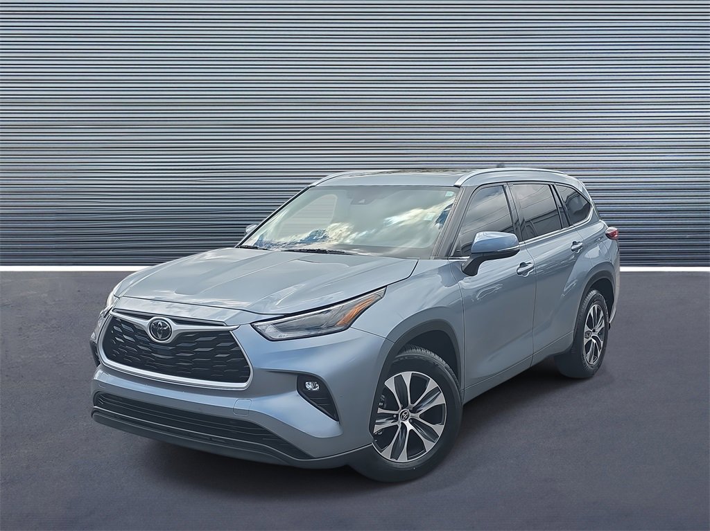Used 2021 Toyota Highlander XLE 360° Tour
