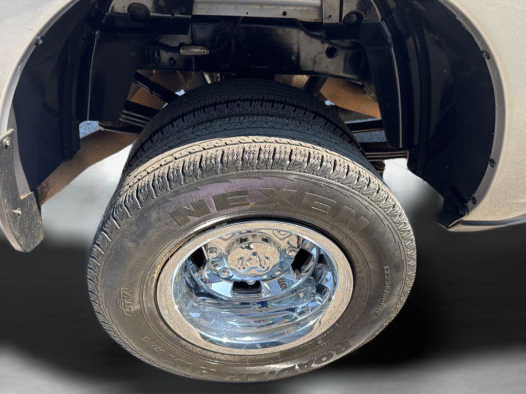 Used 2024 RAM 3500 Tradesman w/ Chrome Appearance Group AWD/4WD image 26