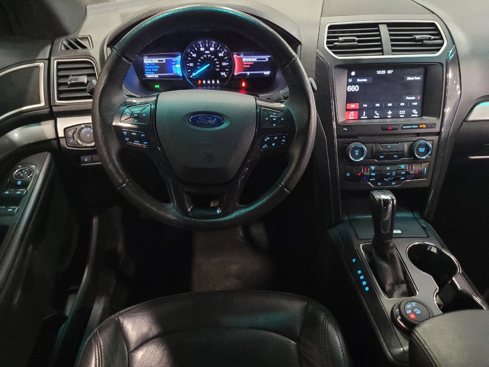 Used 2017 Ford Explorer XLT w/ Equipment Group 201A AWD/4WD image 22