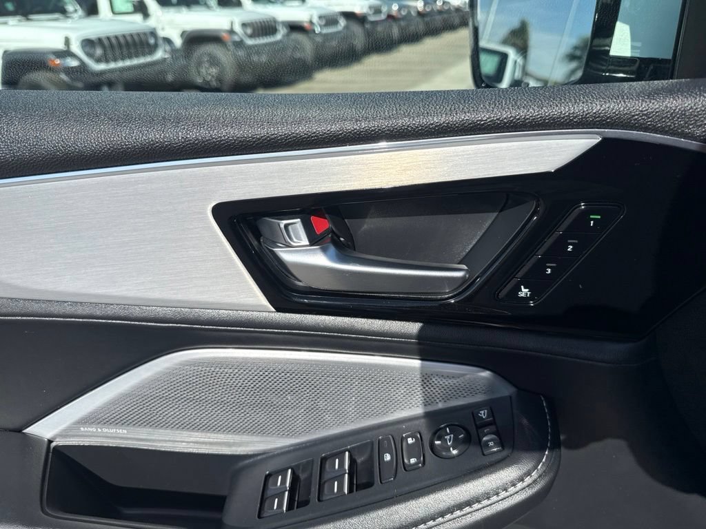 Used 2025 Acura MDX FWD w/ Technology Package image 20