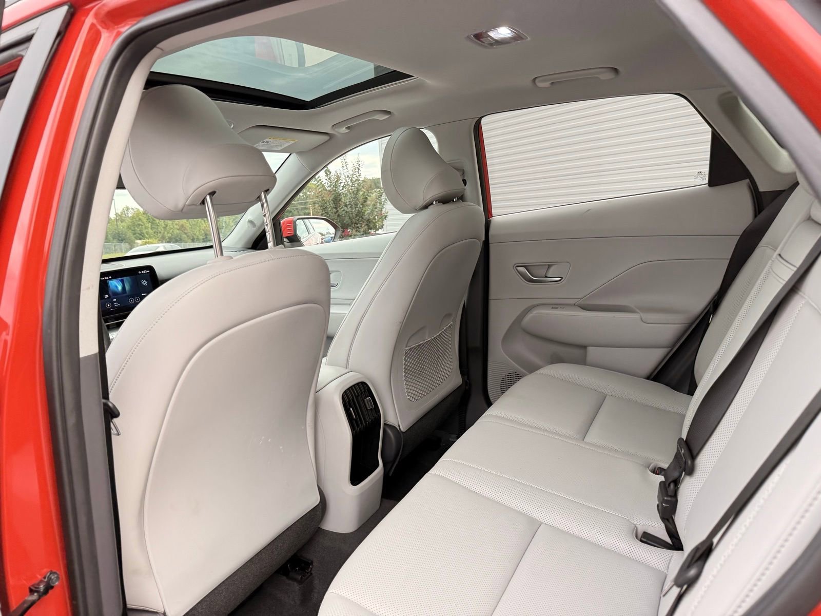 Used 2024 Hyundai Kona Limited image 16