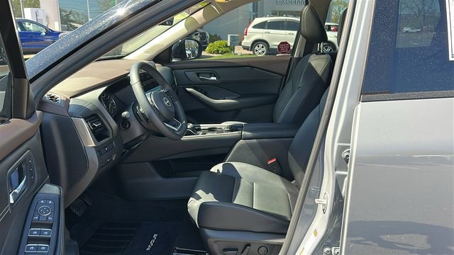 Certified 2023 Nissan Rogue SL w/ SL Premium Package AWD/4WD image 9