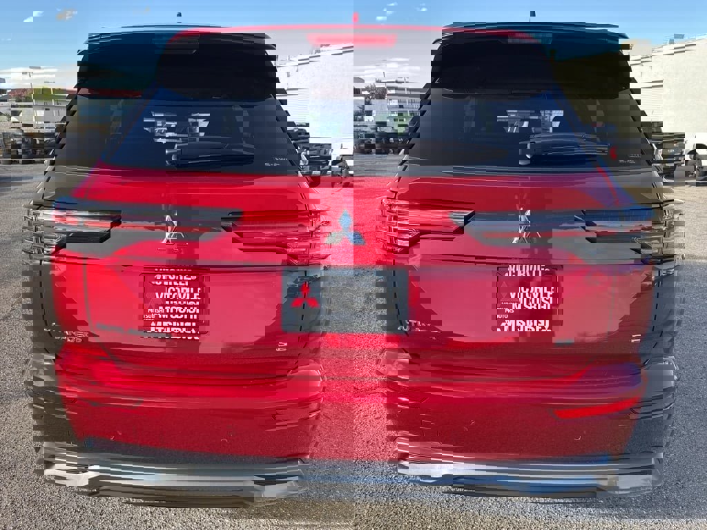 New 2025 Mitsubishi Outlander SE image 6