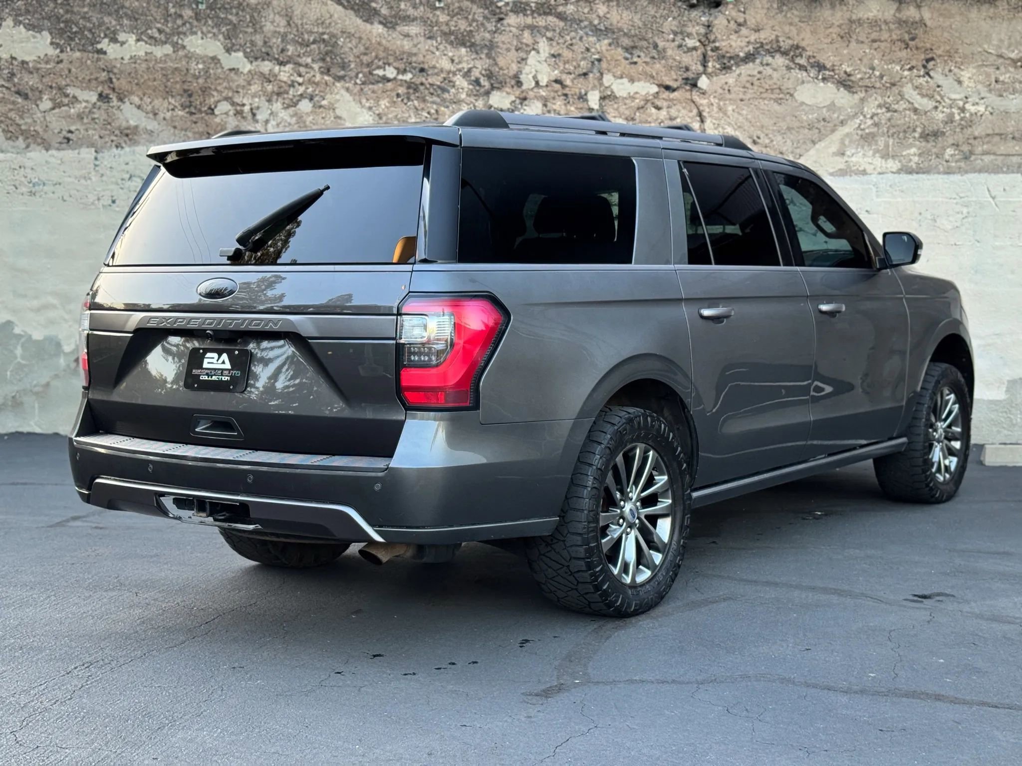 Used 2020 Ford Expedition Max Limited image 5