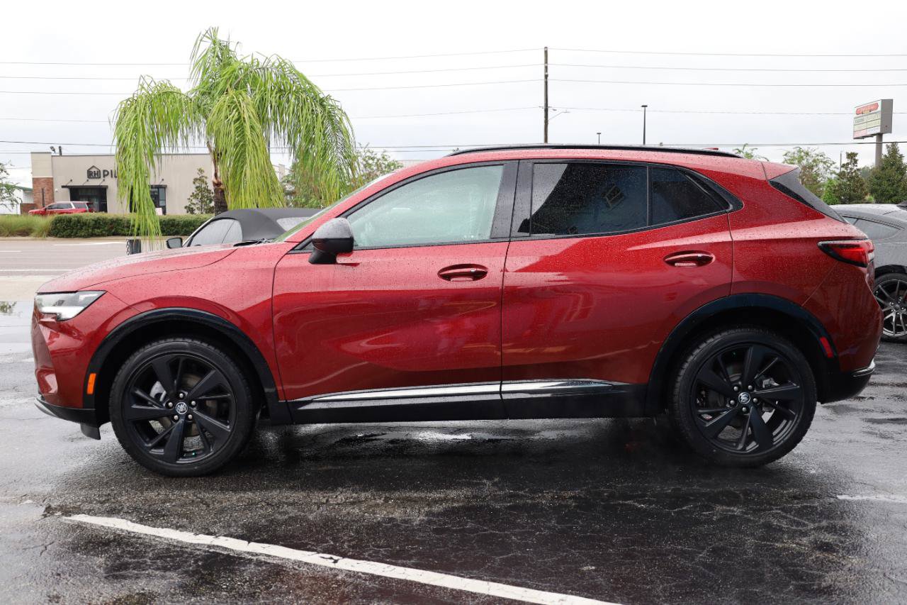 Used 2022 Buick Envision Essence w/ Technology Package II AWD/4WD image 3
