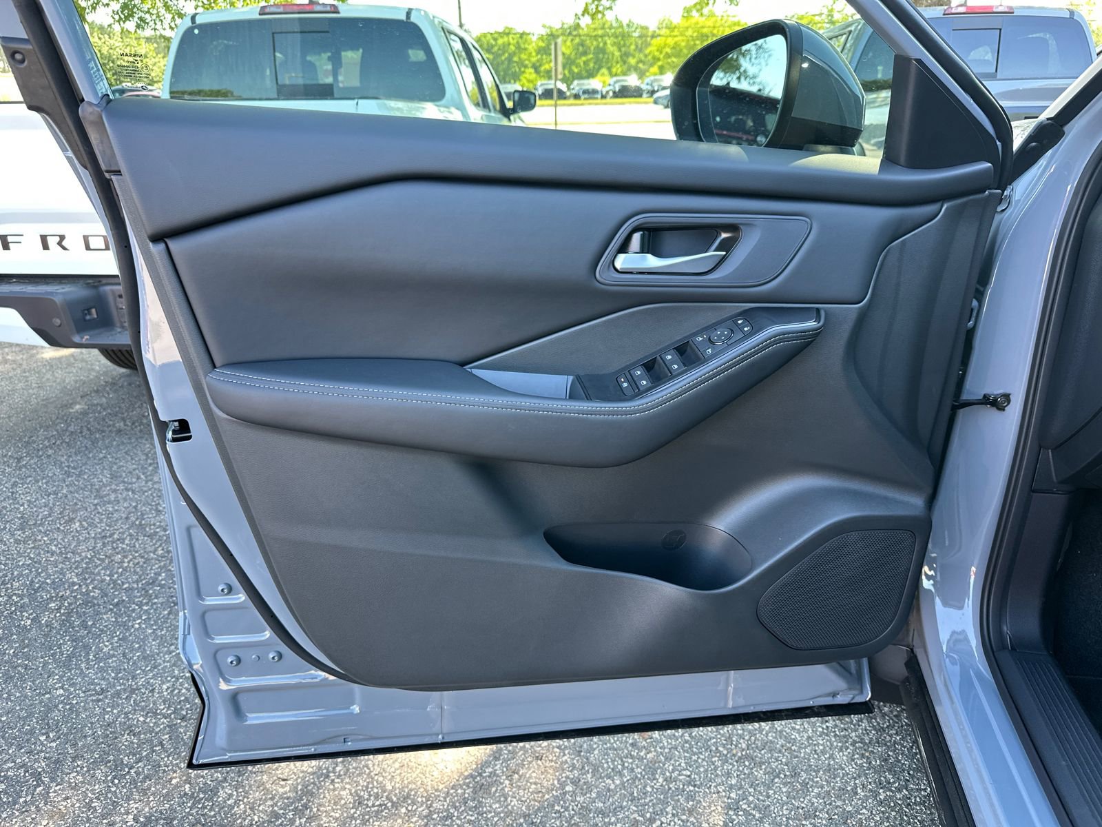 New 2026 Nissan Rogue SV FWD image 7