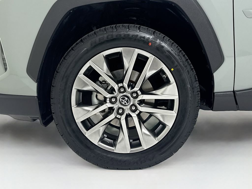 Used 2019 Toyota RAV4 XLE Premium image 30