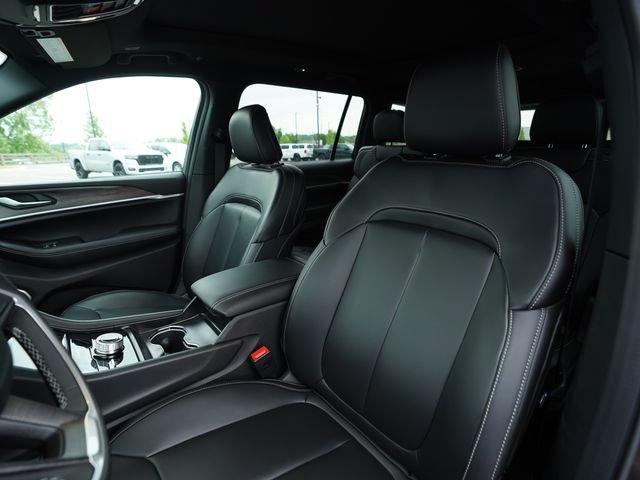 New 2026 Jeep Grand Cherokee L Limited w/ Limited Altitude Package AWD/4WD image 38