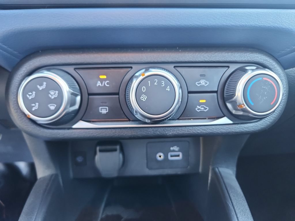 Used 2025 Nissan Versa SV w/ Trunk Package FWD image 22