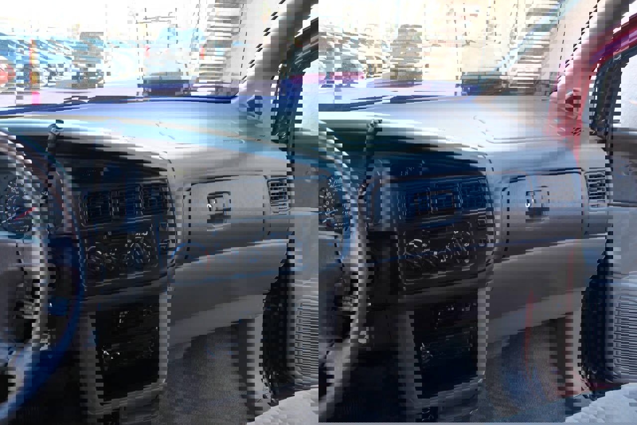 Used 1998 Toyota Sienna LE image 35