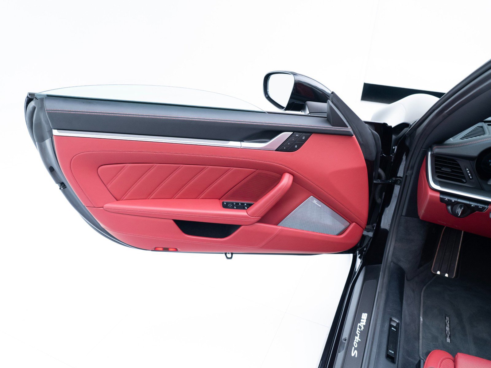 Used 2025 Porsche 911 Turbo image 24