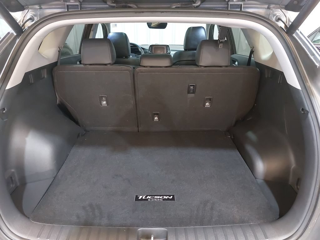 Used 2021 Hyundai Tucson Ultimate w/ Cargo Package FWD image 12