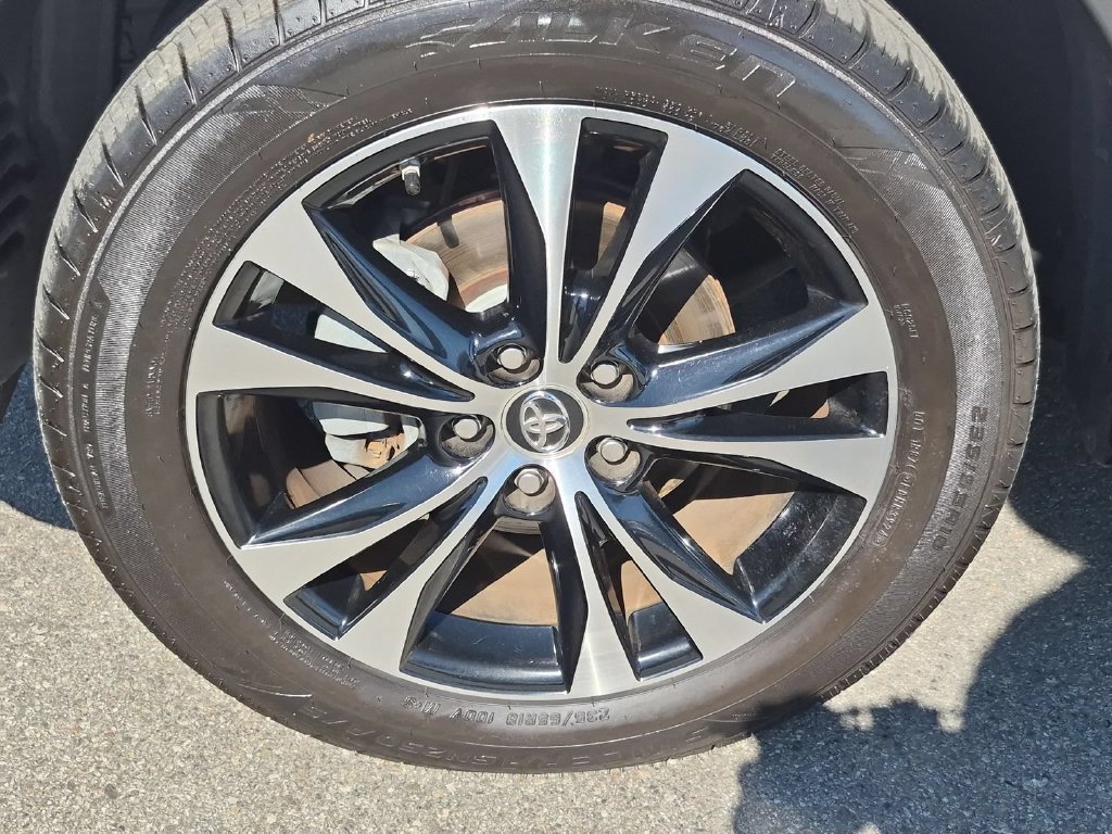 Used 2015 Toyota RAV4 Limited w/ Technology Package FWD image 25