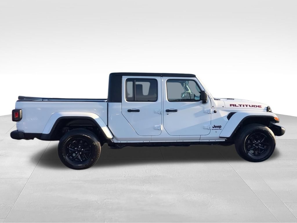 Used 2022 Jeep Gladiator Sport AWD/4WD image 9