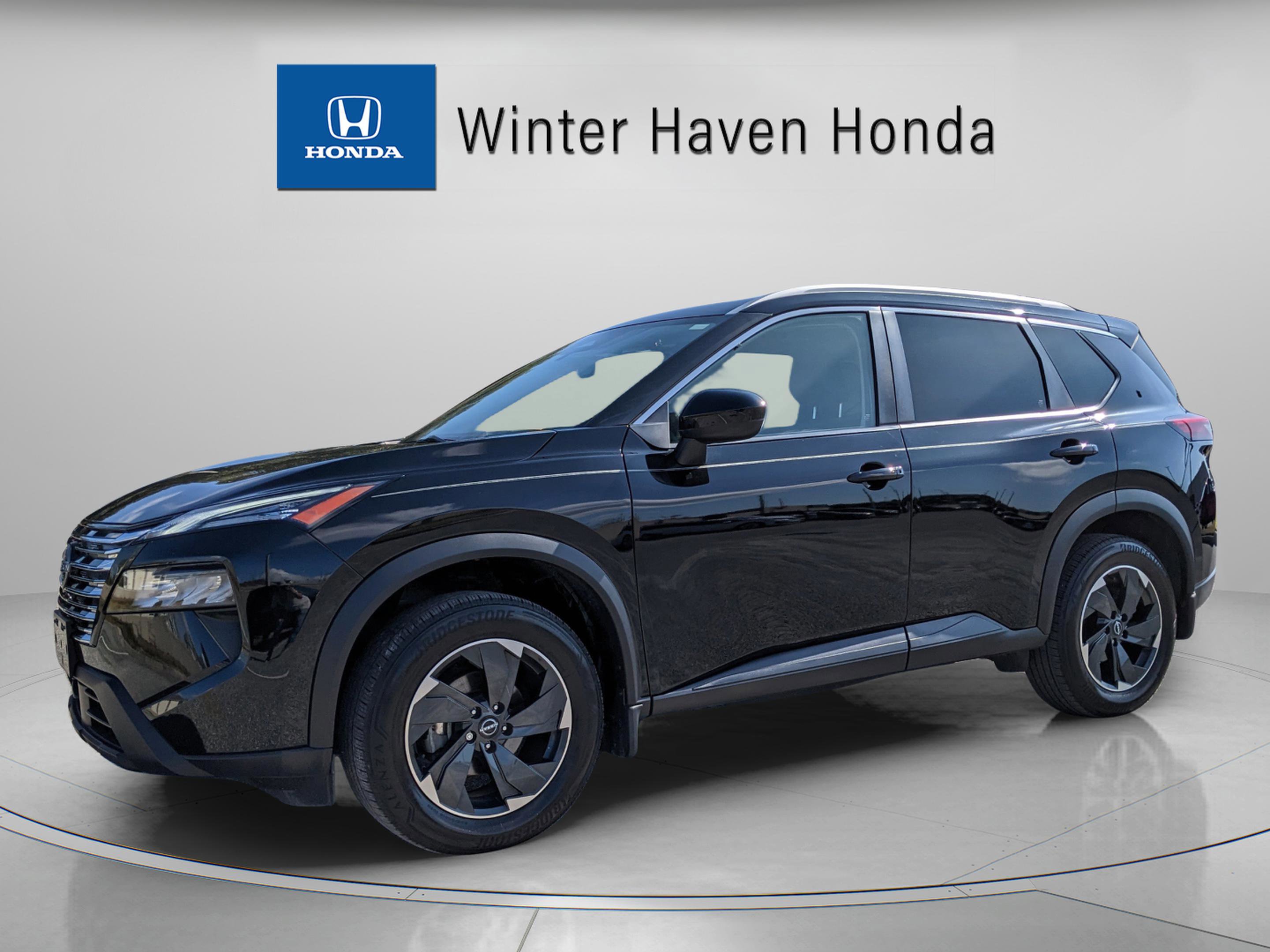 Used 2024 Nissan Rogue SV w/ SV Premium Package image 1