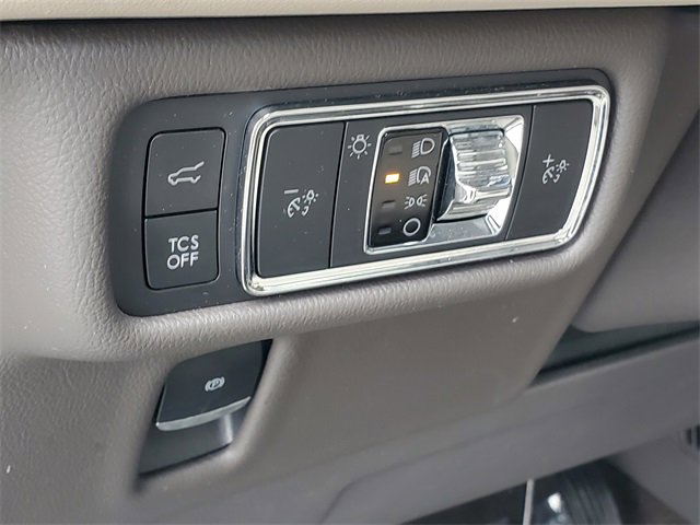 Used 2022 Lincoln Nautilus Reserve image 16