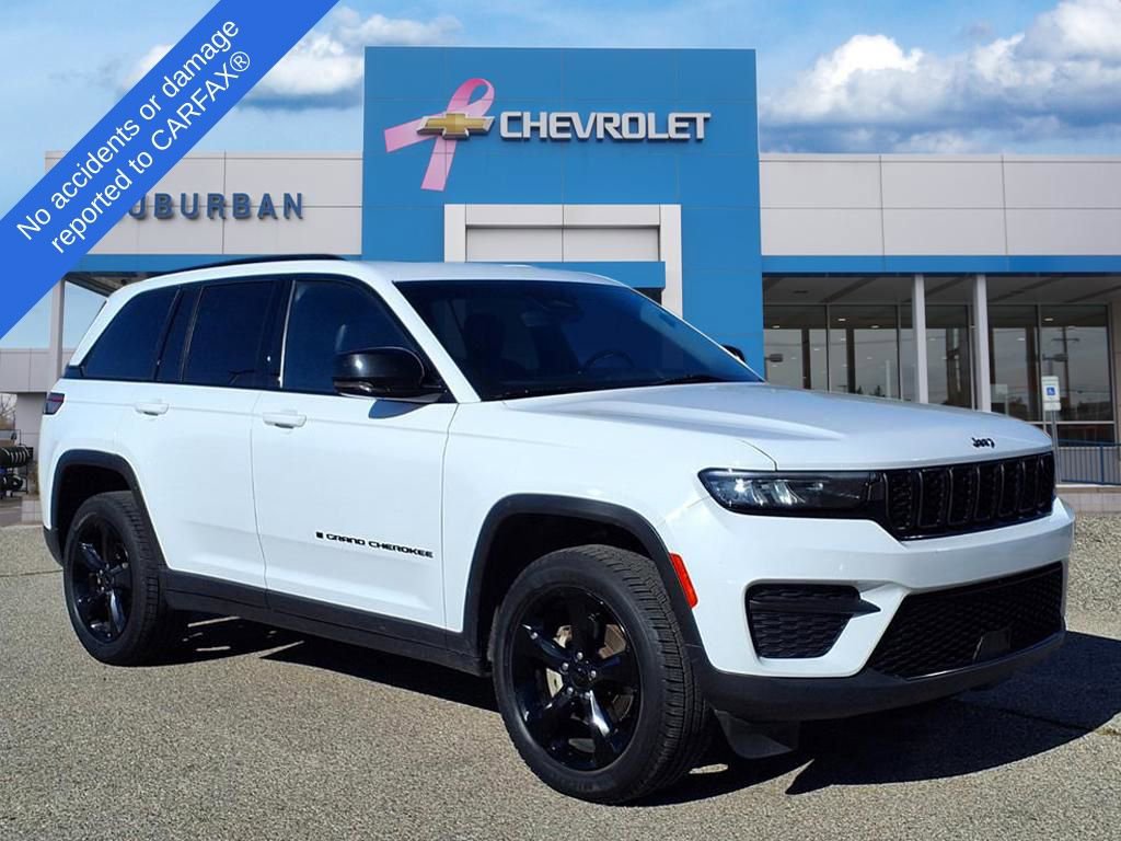 Used 2022 Jeep Grand Cherokee Altitude image 3