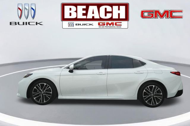 Used 2025 Toyota Camry XLE image 6